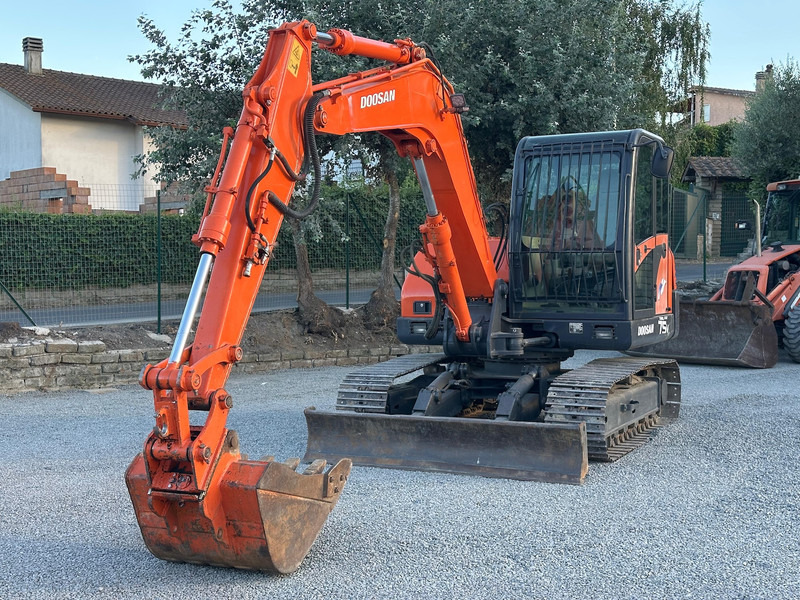 Doosan SOLAR 75V - Ekskavator: foto 1 Doosan SOLAR 75V - Ekskavator: foto 1