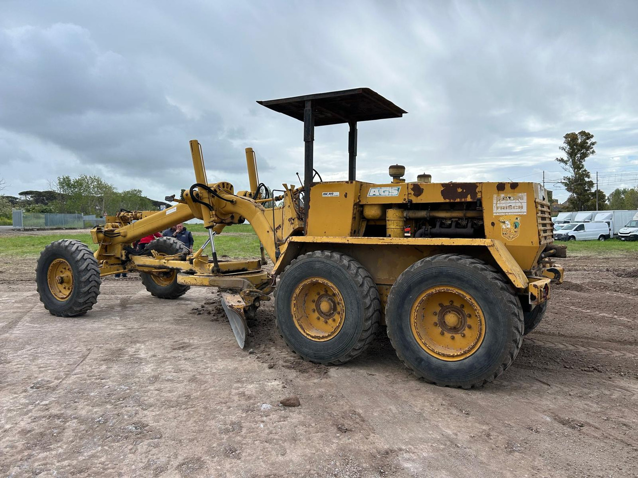 FIAT ALLIS F11.5 - Makinë niveluese: foto 5 FIAT ALLIS F11.5 - Makinë niveluese: foto 5