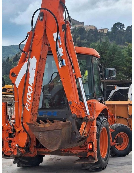 Fiat KOBELCO FB100 - Fadromë me shkarkim nga prapa: foto 5 Fiat KOBELCO FB100 - Fadromë me shkarkim nga prapa: foto 5