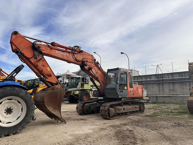 Hitachi ZX180 - Ekskavator me zinxhirë: foto 1 Hitachi ZX180 - Ekskavator me zinxhirë: foto 1