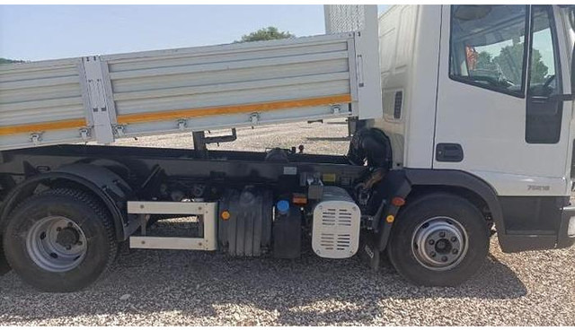 Iveco EUROCARGO 75E14 - Kamioncine vetëshkarkuese: foto 5 Iveco EUROCARGO 75E14 - Kamioncine vetëshkarkuese: foto 5
