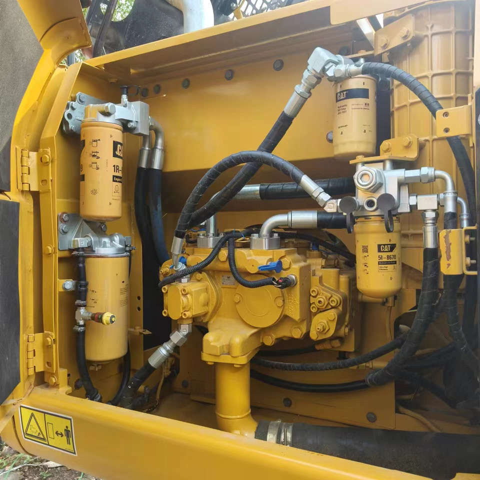 Ekskavator me zinxhirë CATERPILLAR 320D: foto 6