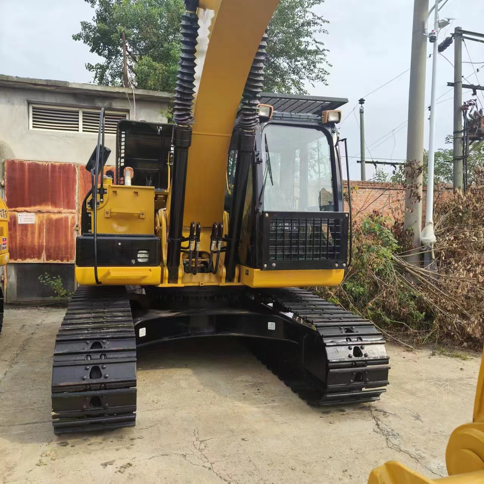 Ekskavator me zinxhirë CATERPILLAR 320D: foto 12