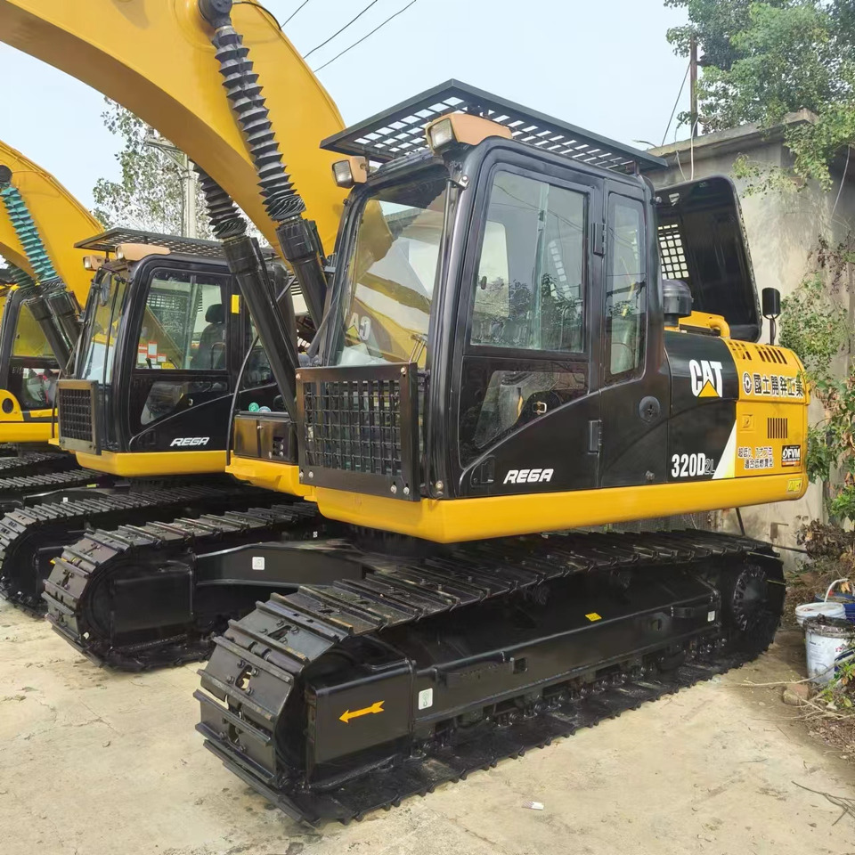 Ekskavator me zinxhirë CATERPILLAR 320D: foto 18