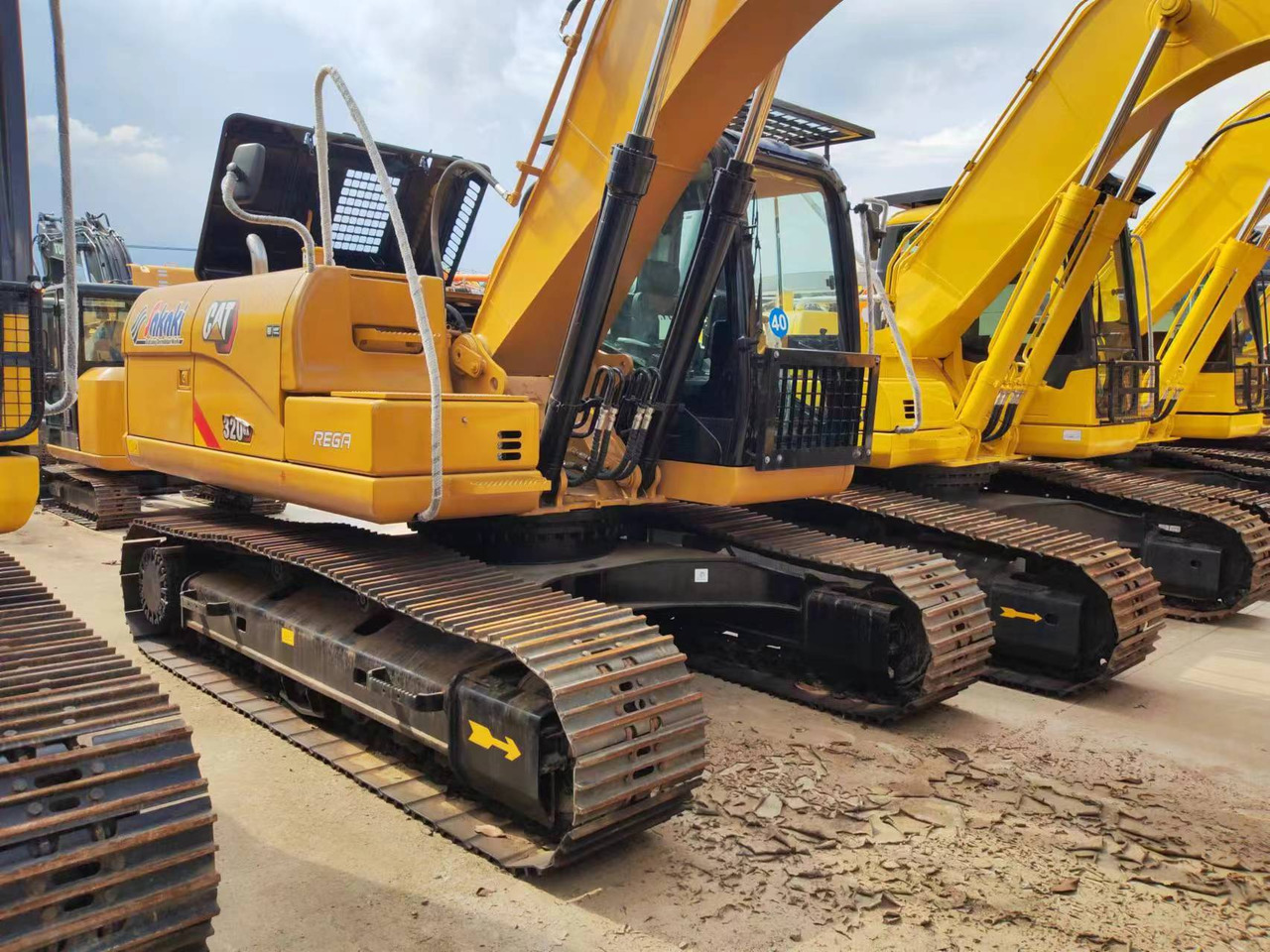CATERPILLAR 320GX - Ekskavator me zinxhirë: foto 3 CATERPILLAR 320GX - Ekskavator me zinxhirë: foto 3