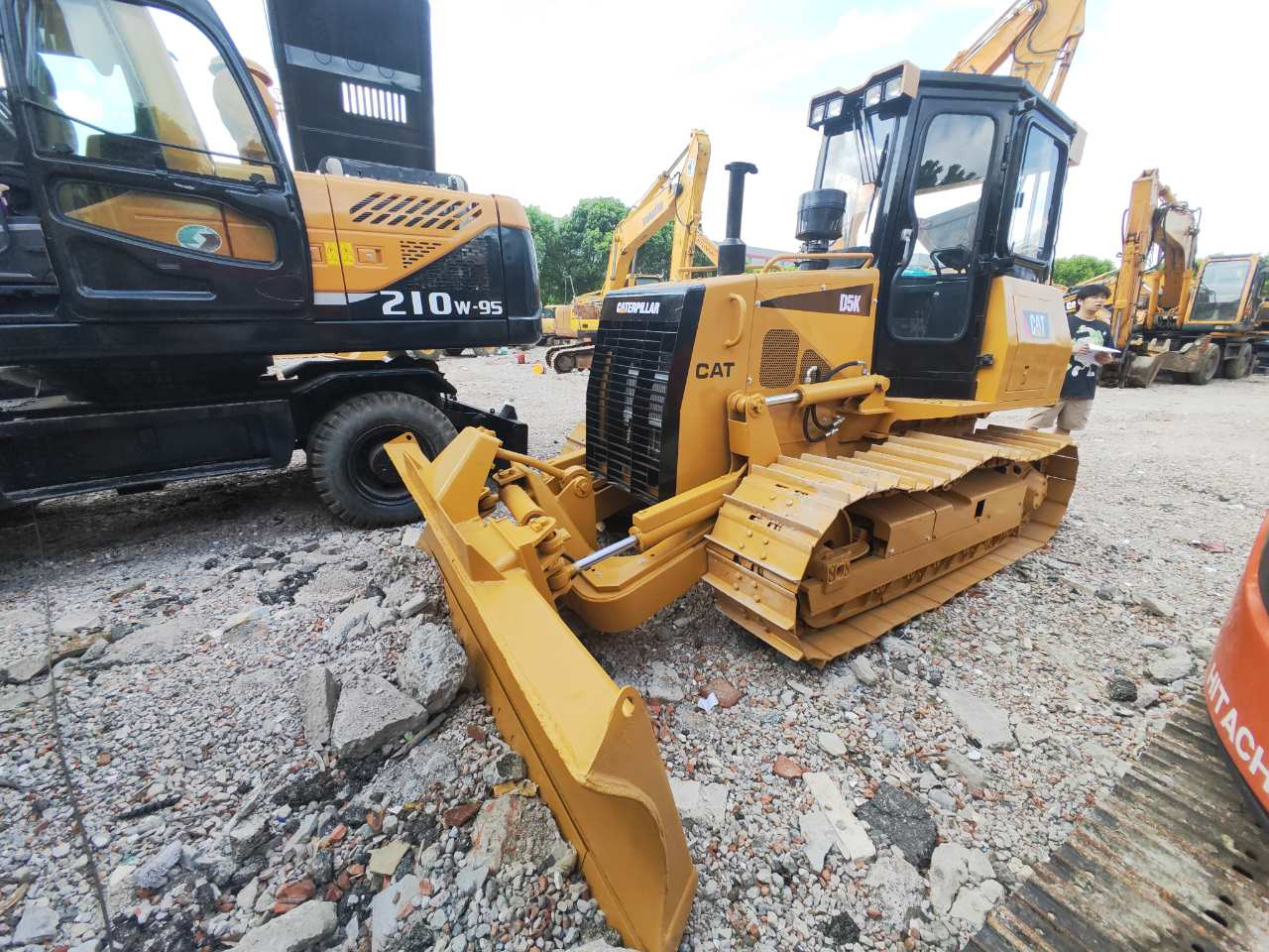 CATERPILLAR D5K - Buldozer: foto 1 CATERPILLAR D5K - Buldozer: foto 1