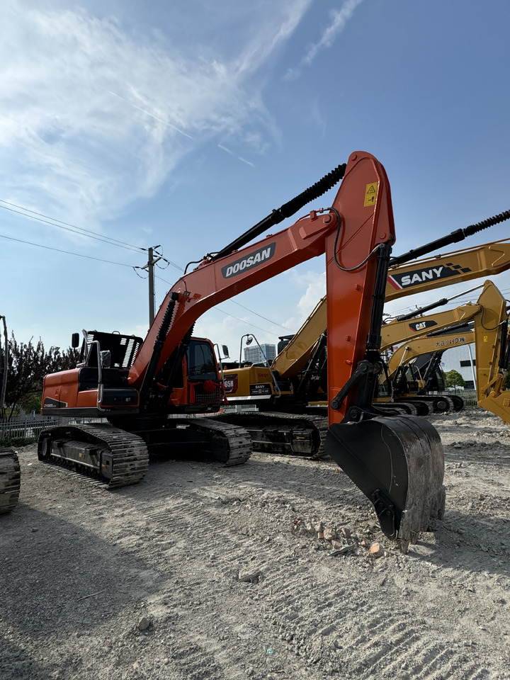 DOOSAN DX225 - Ekskavator me zinxhirë: foto 1 DOOSAN DX225 - Ekskavator me zinxhirë: foto 1