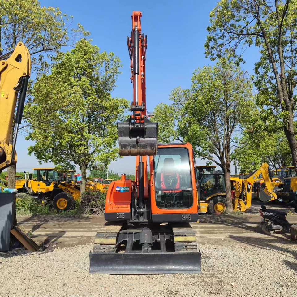 DOOSAN DX75 - Ekskavator me zinxhirë: foto 5 DOOSAN DX75 - Ekskavator me zinxhirë: foto 5