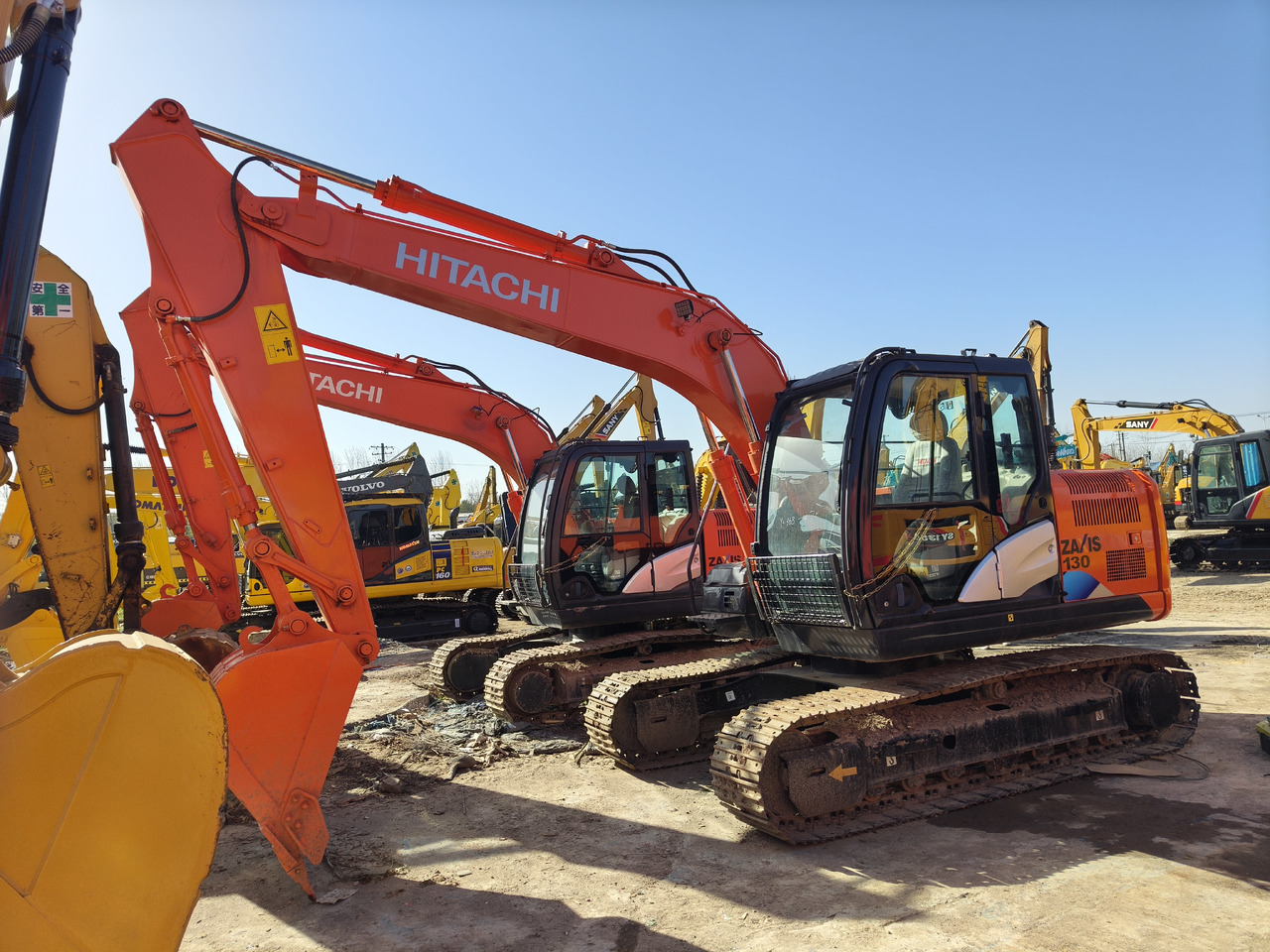 HITACHI ZX130H-5A - Ekskavator me zinxhirë: foto 2 HITACHI ZX130H-5A - Ekskavator me zinxhirë: foto 2