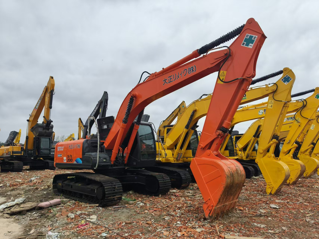 HITACHI ZX200 - Ekskavator me zinxhirë: foto 5 HITACHI ZX200 - Ekskavator me zinxhirë: foto 5