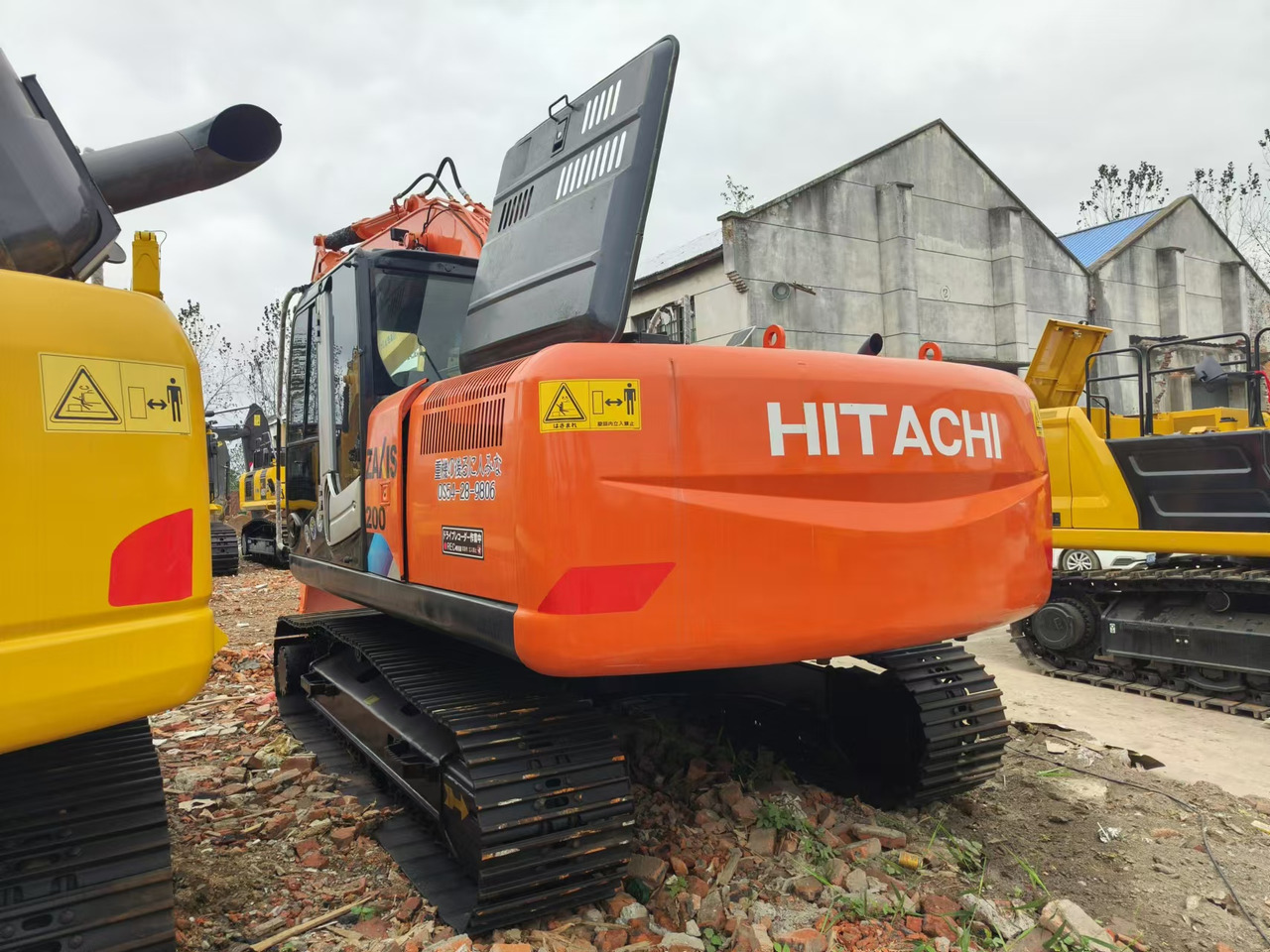 HITACHI ZX200 - Ekskavator me zinxhirë: foto 4 HITACHI ZX200 - Ekskavator me zinxhirë: foto 4