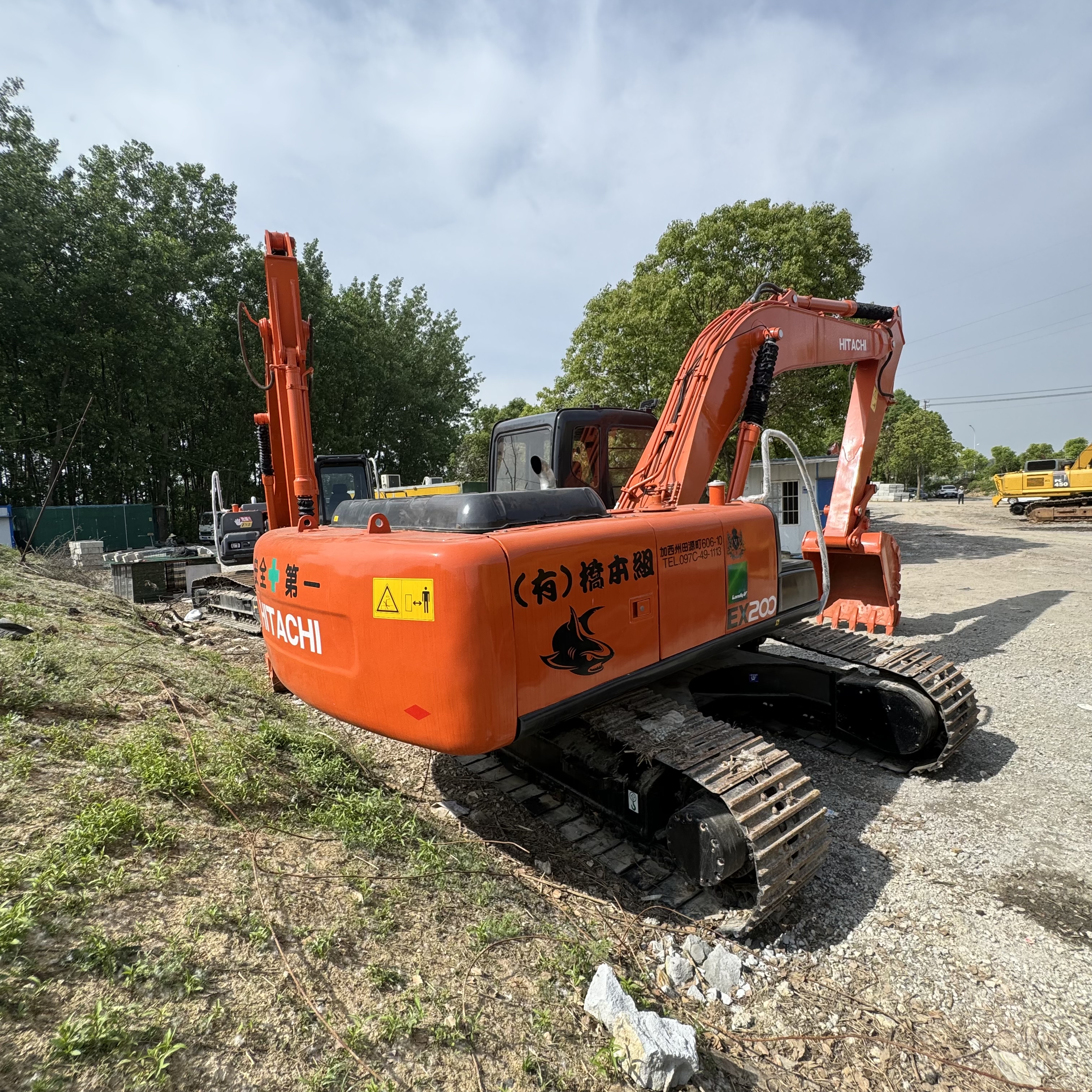 HITACHI ZX200 - Ekskavator me zinxhirë: foto 4 HITACHI ZX200 - Ekskavator me zinxhirë: foto 4