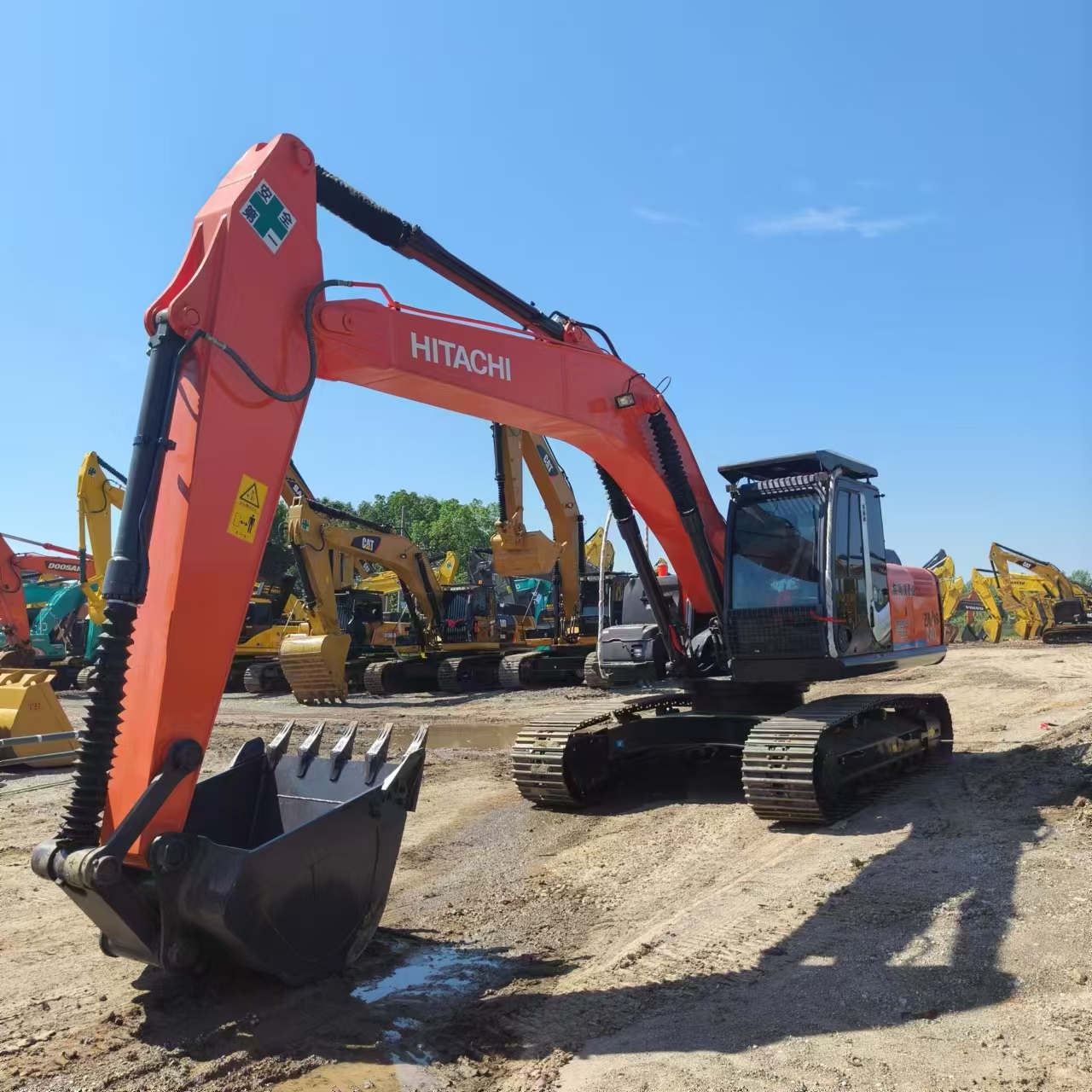 HITACHI ZX240 - Ekskavator me zinxhirë: foto 4 HITACHI ZX240 - Ekskavator me zinxhirë: foto 4