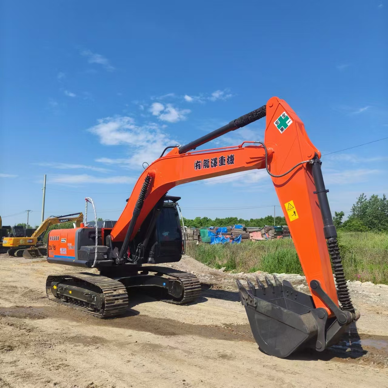 HITACHI ZX240 - Ekskavator me zinxhirë: foto 1 HITACHI ZX240 - Ekskavator me zinxhirë: foto 1