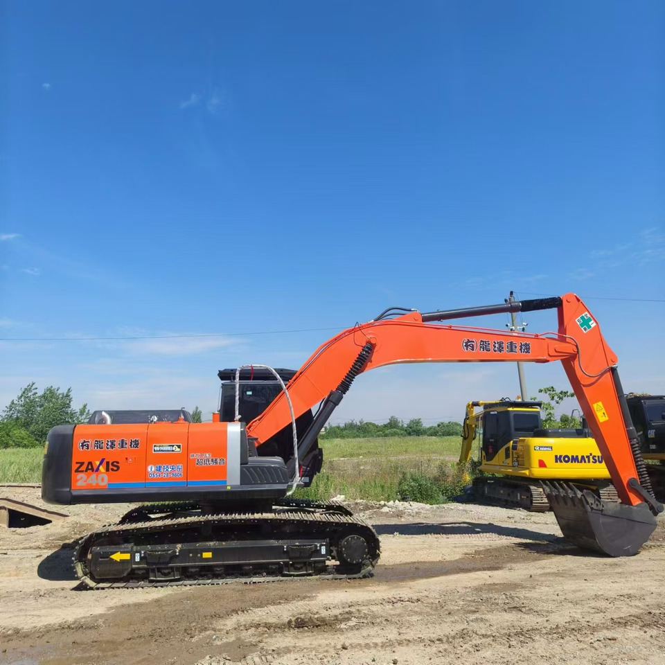 HITACHI ZX240 - Ekskavator me zinxhirë: foto 1 HITACHI ZX240 - Ekskavator me zinxhirë: foto 1