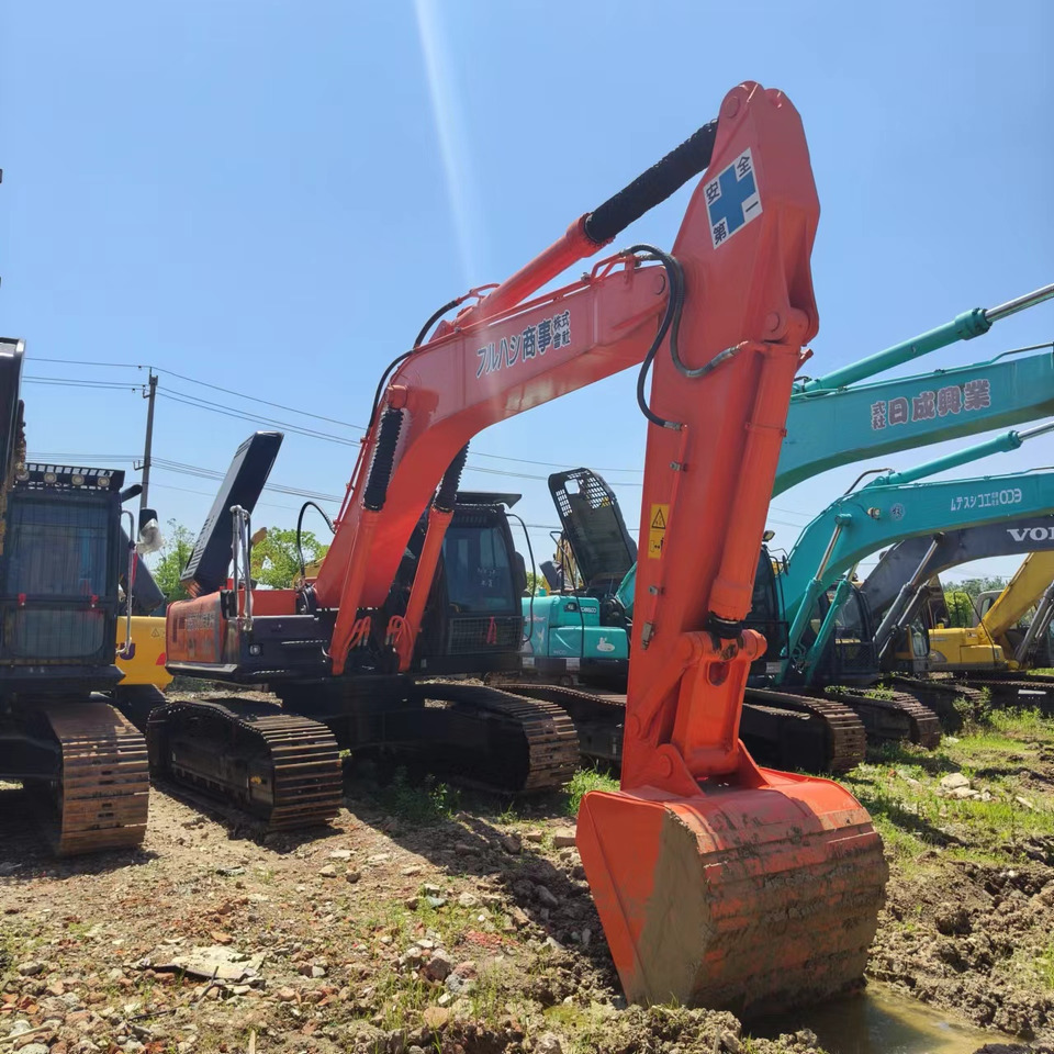 HITACHI ZX350 - Ekskavator me zinxhirë: foto 1 HITACHI ZX350 - Ekskavator me zinxhirë: foto 1