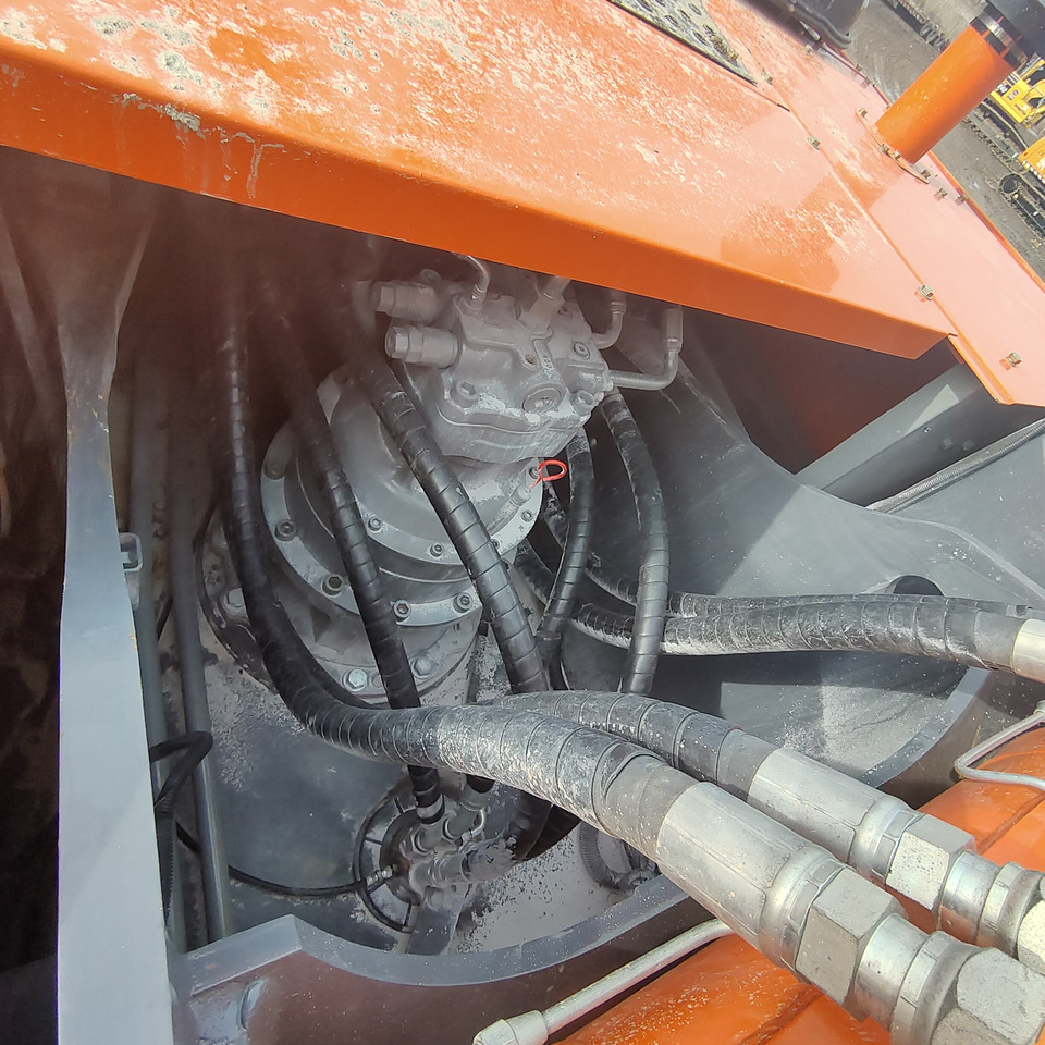 HITACHI ZX350 - Ekskavator me zinxhirë: foto 5 HITACHI ZX350 - Ekskavator me zinxhirë: foto 5