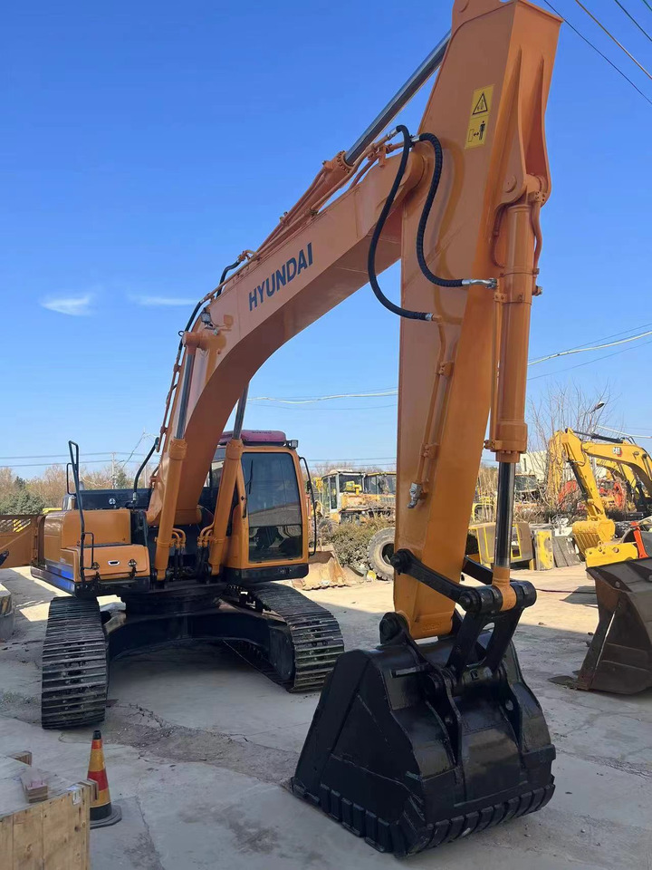 Hyundai R305LC-9T - Ekskavator me zinxhirë: foto 3 Hyundai R305LC-9T - Ekskavator me zinxhirë: foto 3