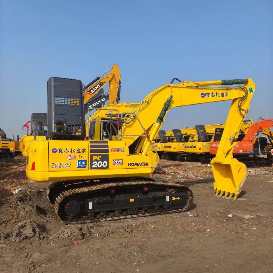 KOMATSU PC200 - Ekskavator me zinxhirë: foto 3 KOMATSU PC200 - Ekskavator me zinxhirë: foto 3
