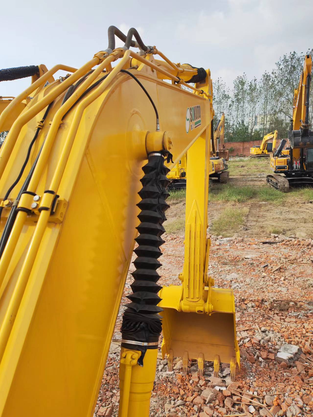 KOMATSU PC200 - Ekskavator me zinxhirë: foto 4 KOMATSU PC200 - Ekskavator me zinxhirë: foto 4