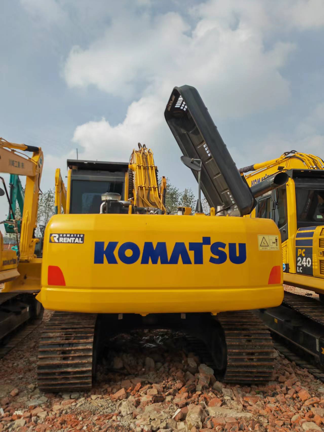 KOMATSU PC200 - Ekskavator me zinxhirë: foto 5 KOMATSU PC200 - Ekskavator me zinxhirë: foto 5