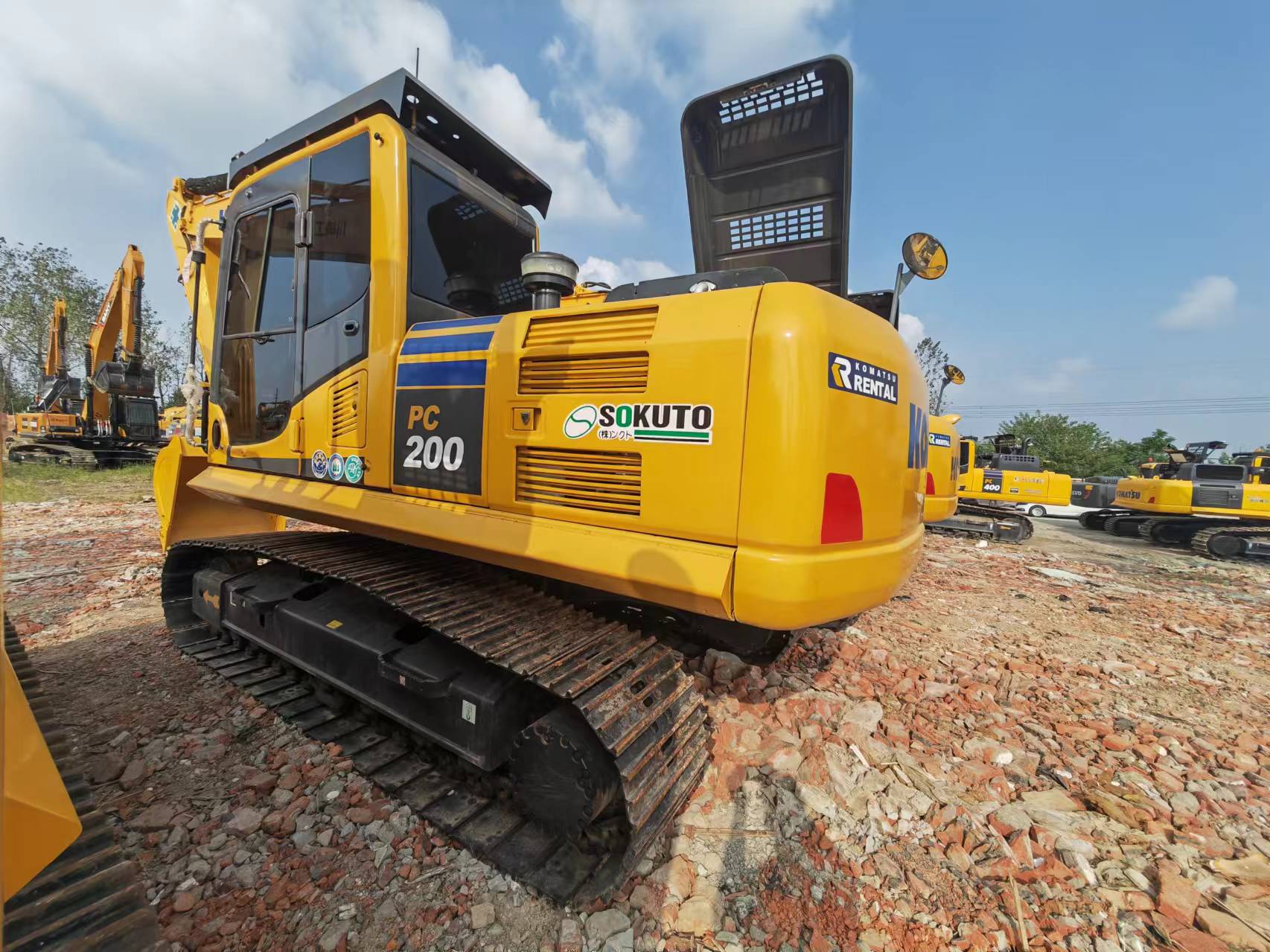 KOMATSU PC200 - Ekskavator me zinxhirë: foto 1 KOMATSU PC200 - Ekskavator me zinxhirë: foto 1