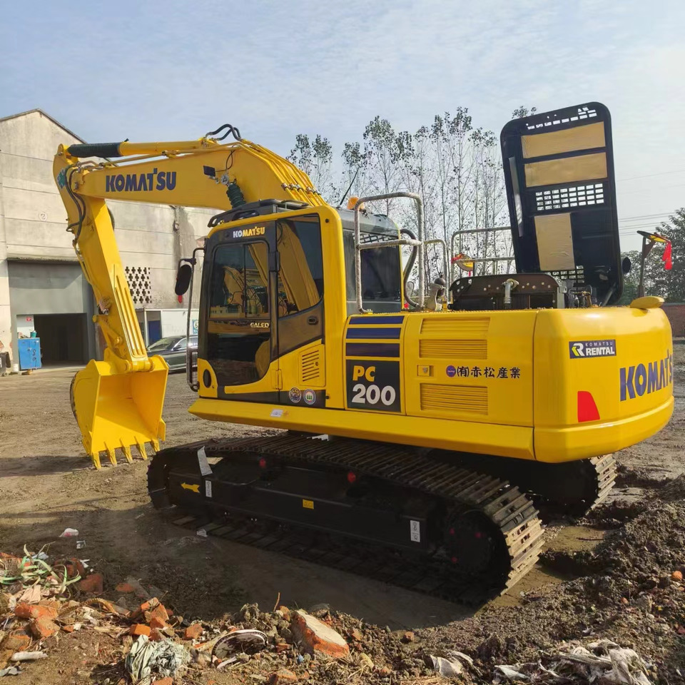 KOMATSU PC200 - Ekskavator me zinxhirë: foto 1 KOMATSU PC200 - Ekskavator me zinxhirë: foto 1