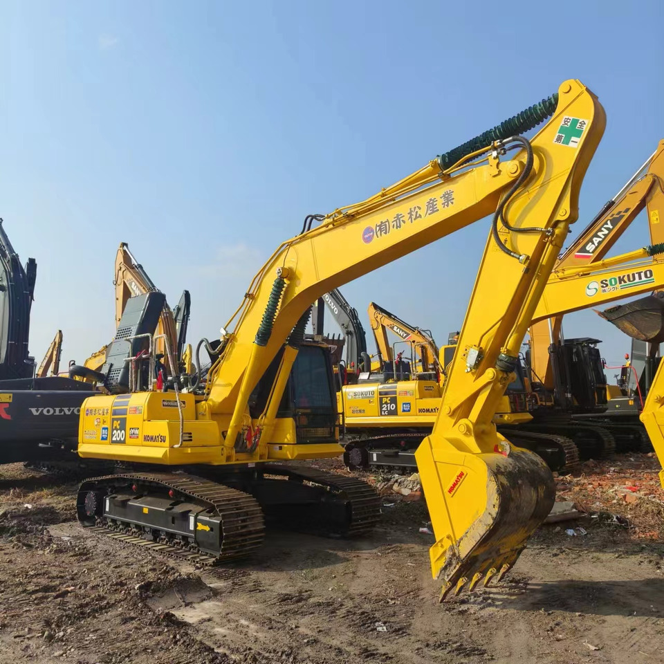 KOMATSU PC200 - Ekskavator me zinxhirë: foto 2 KOMATSU PC200 - Ekskavator me zinxhirë: foto 2