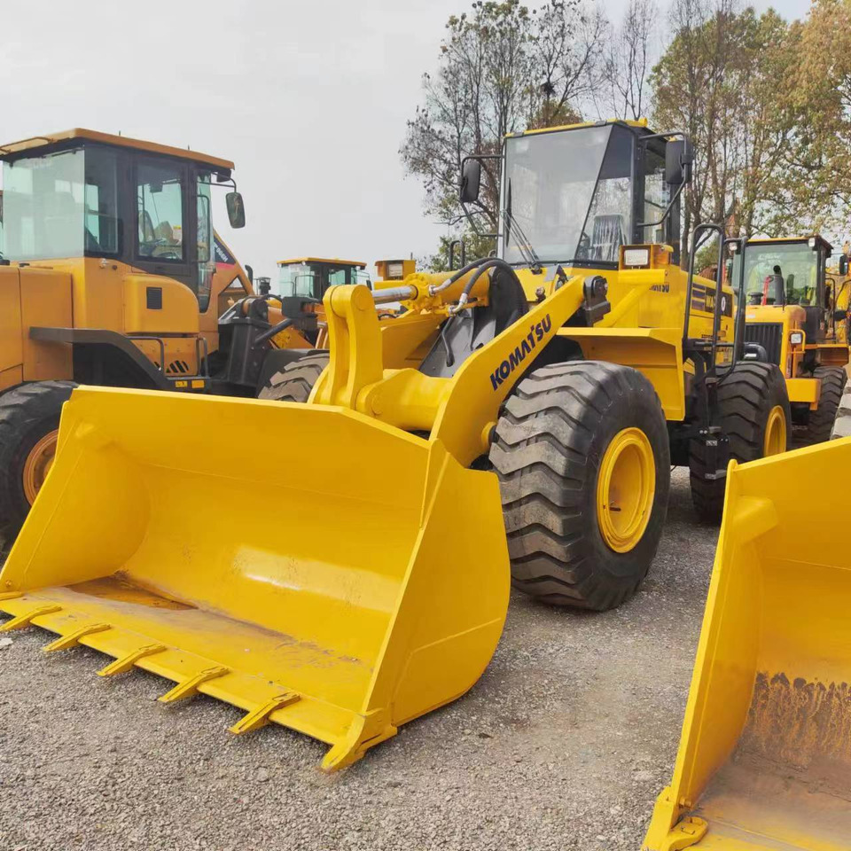 KOMATSU WA380 - Fadrom me goma: foto 1 KOMATSU WA380 - Fadrom me goma: foto 1