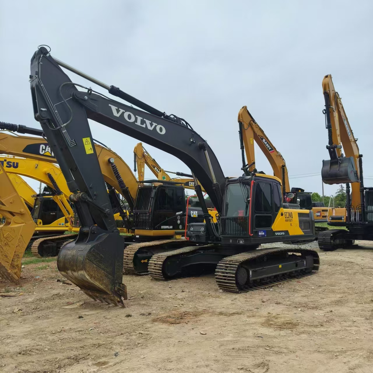 VOLVO EC240 - Ekskavator me zinxhirë: foto 1 VOLVO EC240 - Ekskavator me zinxhirë: foto 1