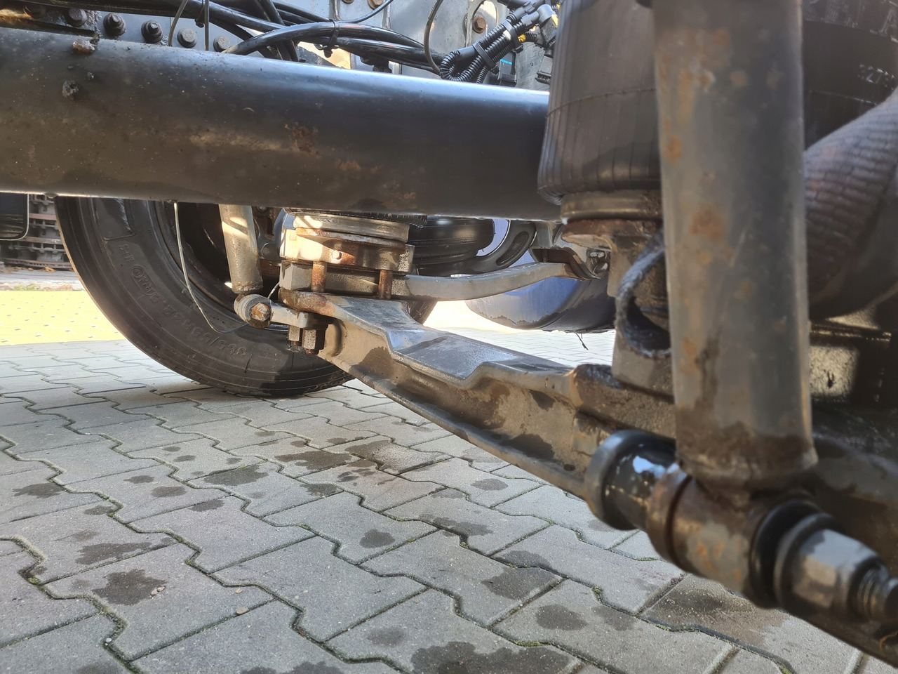 BELKA OŚ TYŁ WLECZONA PODNOSZONA KOMPLETNA RENAULT GAMA T VOLVO PUSHER 6x2 - Pezullimi: foto 2 BELKA OŚ TYŁ WLECZONA PODNOSZONA KOMPLETNA RENAULT GAMA T VOLVO PUSHER 6x2 - Pezullimi: foto 2