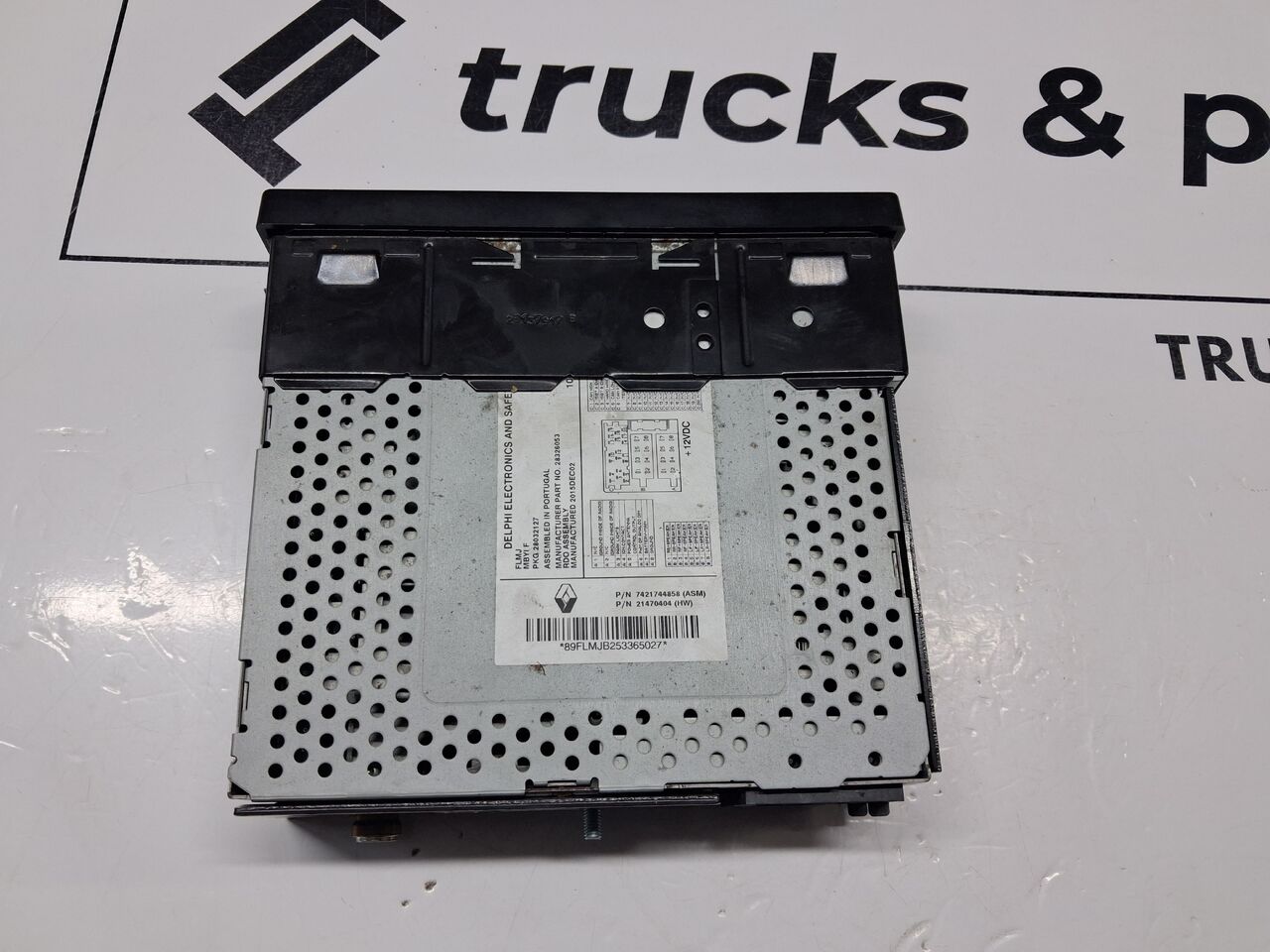 DELPHI RADIO DELPHI RADIOODTWARZACZ CD 12V RENAULT GAMA D ORYGINAŁ - Kabina dhe interier për Kamioni: foto 3 DELPHI RADIO DELPHI RADIOODTWARZACZ CD 12V RENAULT GAMA D ORYGINAŁ - Kabina dhe interier për Kamioni: foto 3