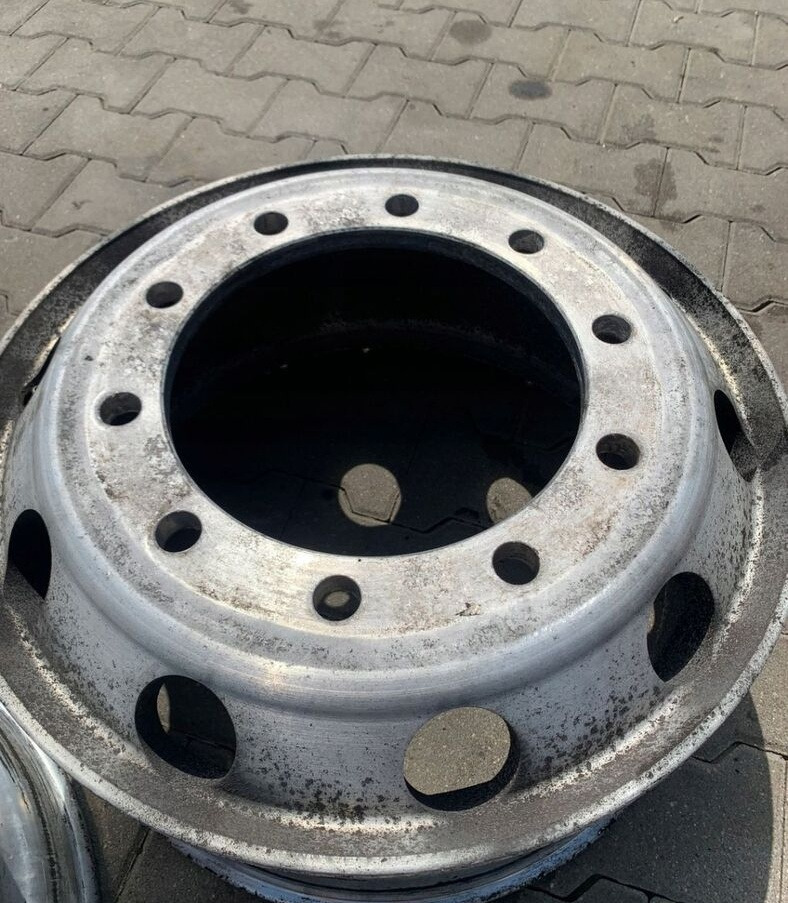 FELGA ALUMINOWA ALCOA 22,5X9.00 - Bandazh për Kamioni: foto 3 FELGA ALUMINOWA ALCOA 22,5X9.00 - Bandazh për Kamioni: foto 3