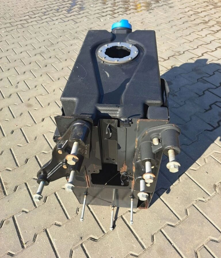 Ford F-MAX CARGO GC46-5J231-AG Ford F-MAX CARGO - Serbatori AdBlue për Kamioni: foto 2 Ford F-MAX CARGO GC46-5J231-AG Ford F-MAX CARGO - Serbatori AdBlue për Kamioni: foto 2