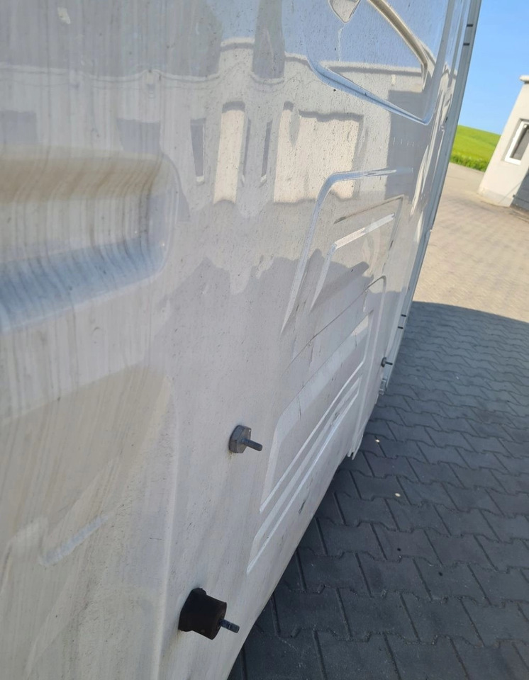 GOŁA SZKIELET POSZYCIE BLACHA RENAULT GAMA T HIGH WYSOKA KABINA - USZKODZONA - Kabinë: foto 4 GOŁA SZKIELET POSZYCIE BLACHA RENAULT GAMA T HIGH WYSOKA KABINA - USZKODZONA - Kabinë: foto 4