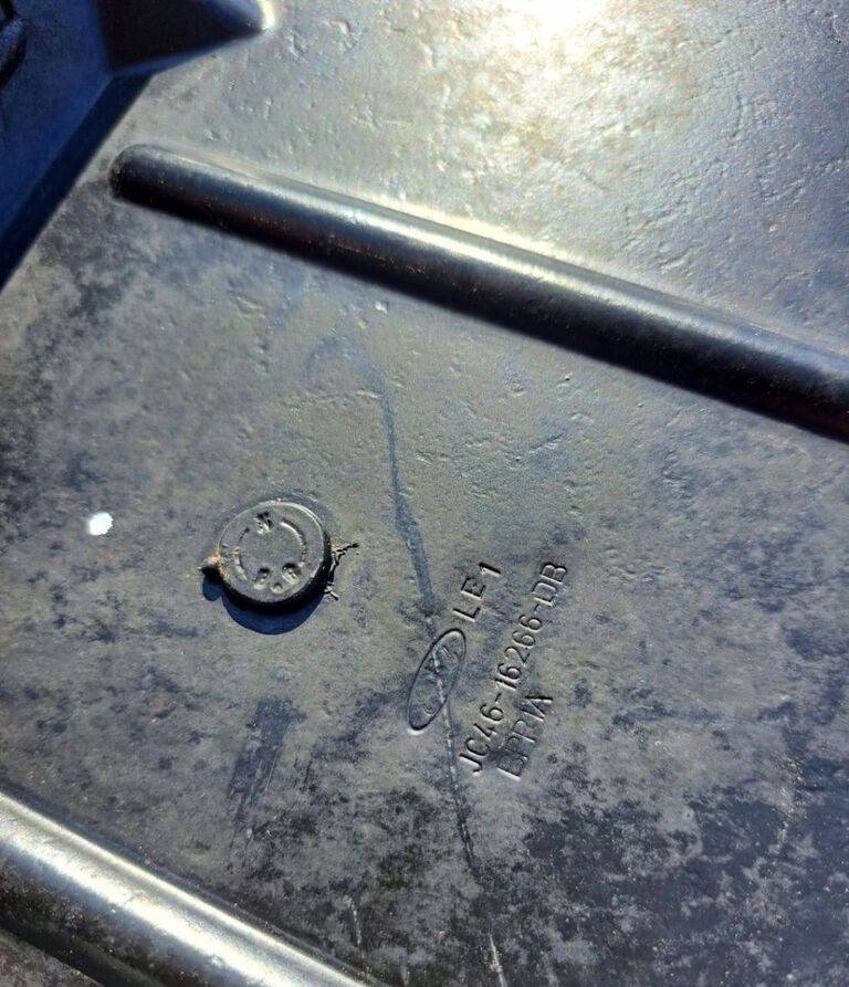 MOCOWANIE PRAWE BŁOTNIKA PODKABINOWEGO NADKOLA FORD F-MAX EURO 6 Ford F-MAX JC46 Ford F-MAX truck - Kabina dhe interier për Kamioni: foto 2 MOCOWANIE PRAWE BŁOTNIKA PODKABINOWEGO NADKOLA FORD F-MAX EURO 6 Ford F-MAX JC46 Ford F-MAX truck - Kabina dhe interier për Kamioni: foto 2