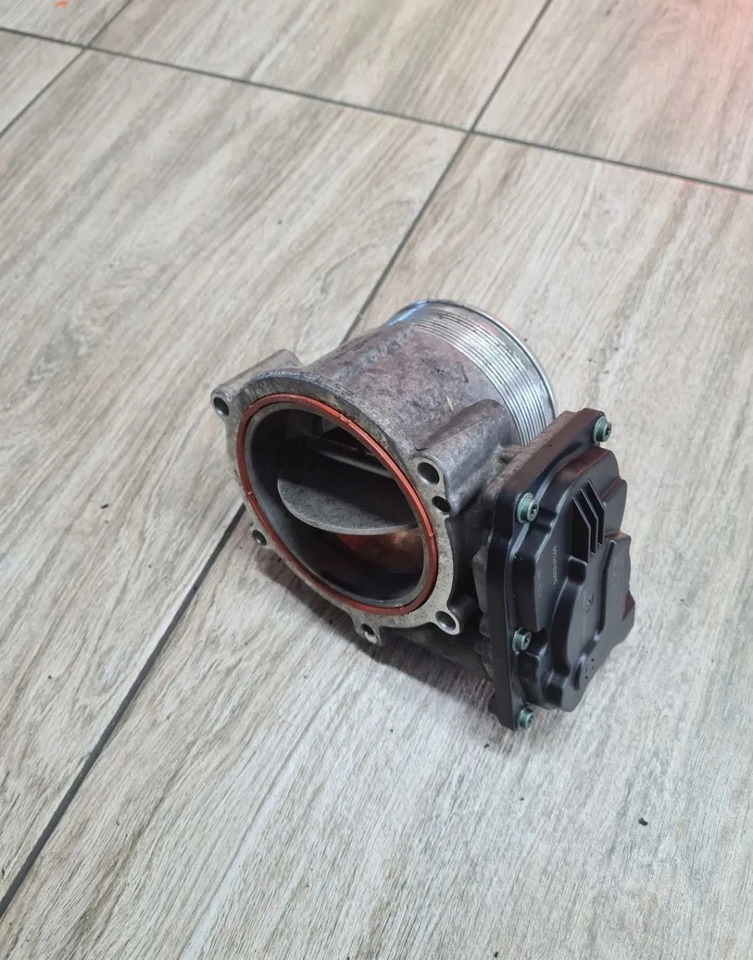PRZEPUSTNICA ZAWÓR EGR FORD F-MAX CARGO 500 GC46 9E926 AA - Motori dhe pjesë këmbimi: foto 1 PRZEPUSTNICA ZAWÓR EGR FORD F-MAX CARGO 500 GC46 9E926 AA - Motori dhe pjesë këmbimi: foto 1
