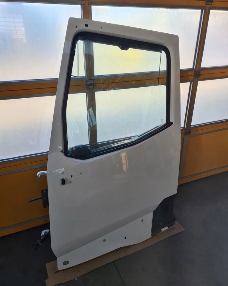 RENAULT DRZWI KOMPLETNE LEWE RENAULT GAMA T RANGE - Derë dhe pjesë këmbimi për Kamioni: foto 2 RENAULT DRZWI KOMPLETNE LEWE RENAULT GAMA T RANGE - Derë dhe pjesë këmbimi për Kamioni: foto 2