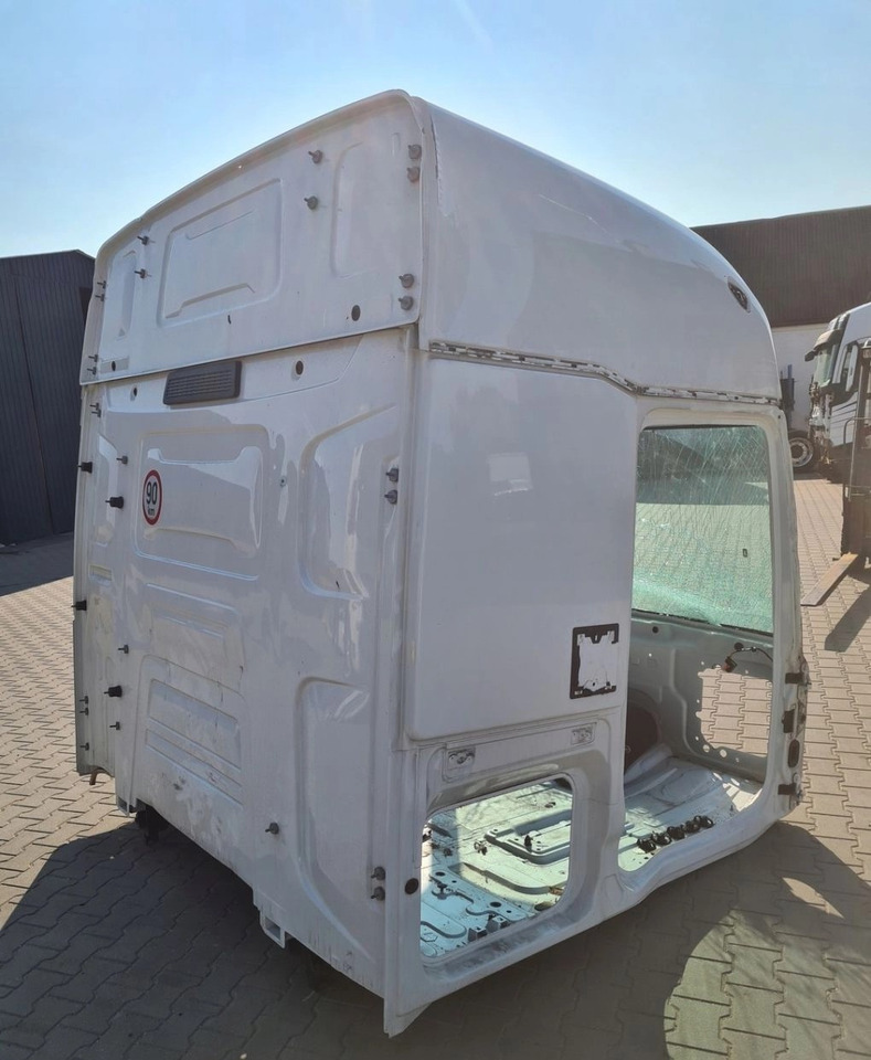 RENAULT KABINA GOŁA SZKIELET POSZYCIE BLACHA RENAULT GAMA T HIGH WYSOKA KABINA - Kabinë për Kamioni: foto 5 RENAULT KABINA GOŁA SZKIELET POSZYCIE BLACHA RENAULT GAMA T HIGH WYSOKA KABINA - Kabinë për Kamioni: foto 5