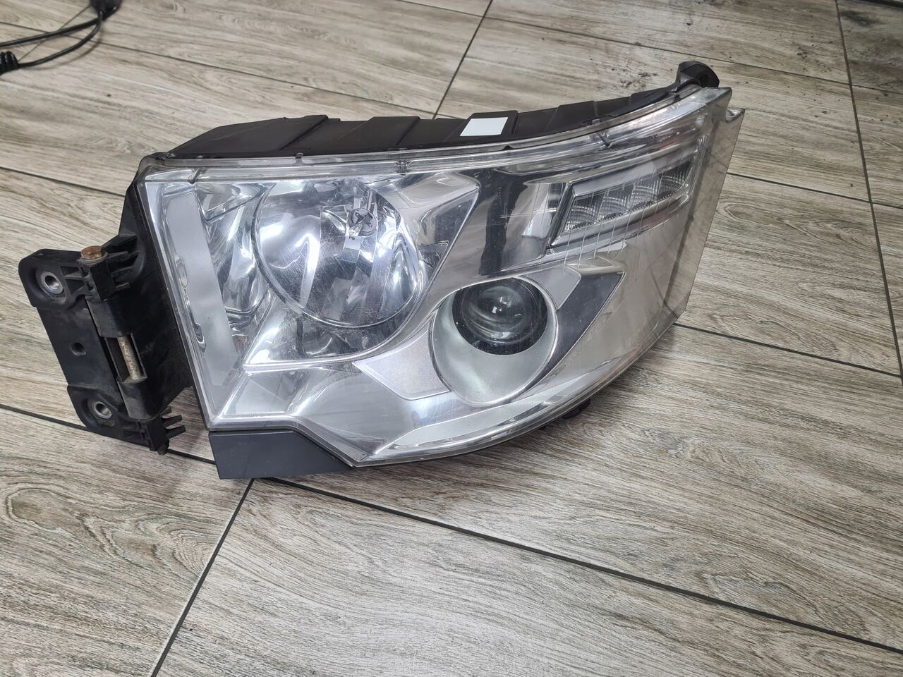 RENAULT LAMPA LEWA REFLEKTOR H7 RENAULT GAMA T RANGE ORYGINAŁ - Fenerët për Kamioni: foto 1 RENAULT LAMPA LEWA REFLEKTOR H7 RENAULT GAMA T RANGE ORYGINAŁ - Fenerët për Kamioni: foto 1