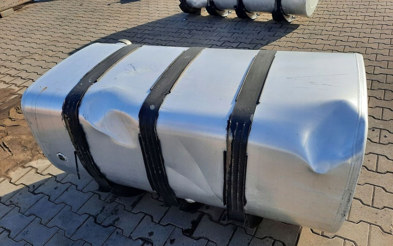 Renault ZBIORNIK PALIWA VOLVO FH4 FM4 FMX 140/70/70 21655313 - Serbatori i karburantit për Kamioni: foto 3 Renault ZBIORNIK PALIWA VOLVO FH4 FM4 FMX 140/70/70 21655313 - Serbatori i karburantit për Kamioni: foto 3