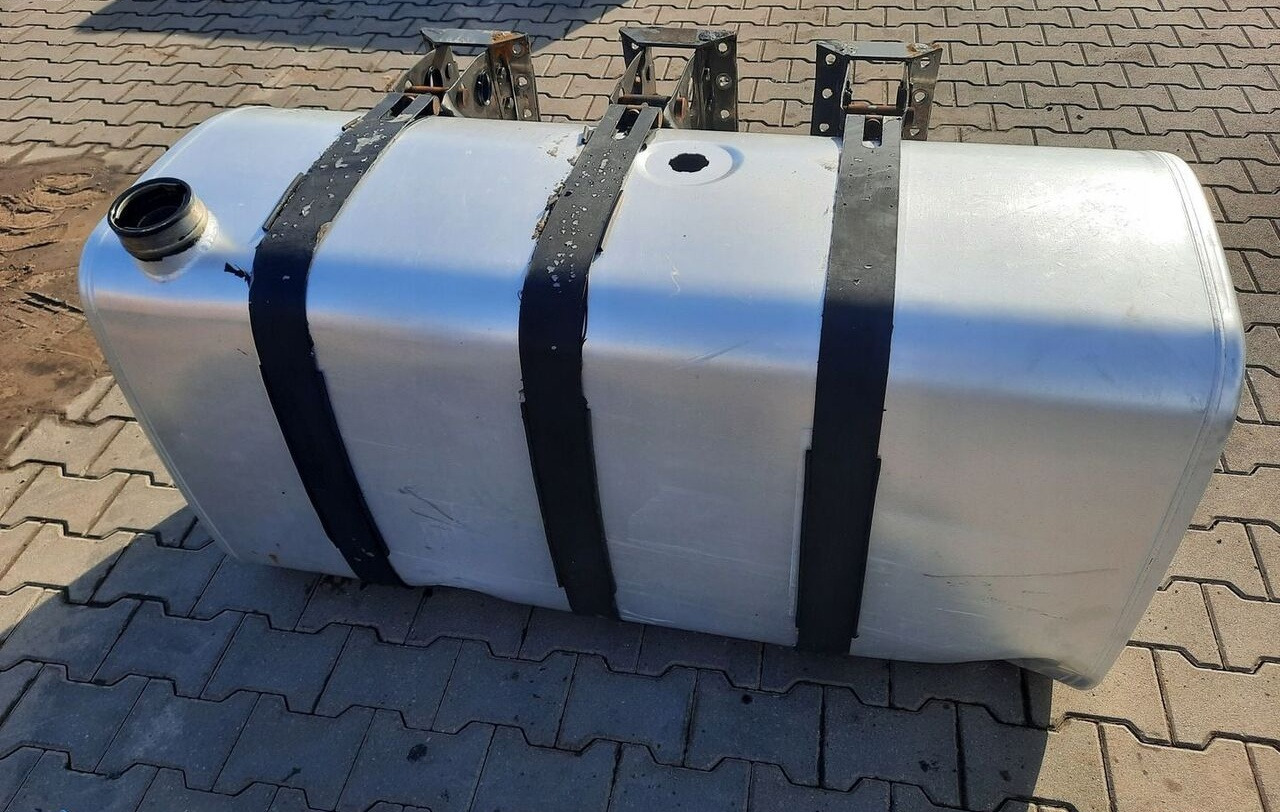 Renault ZBIORNIK PALIWA VOLVO FH4 FM4 FMX 140/70/70 21655313 - Serbatori i karburantit për Kamioni: foto 1 Renault ZBIORNIK PALIWA VOLVO FH4 FM4 FMX 140/70/70 21655313 - Serbatori i karburantit për Kamioni: foto 1