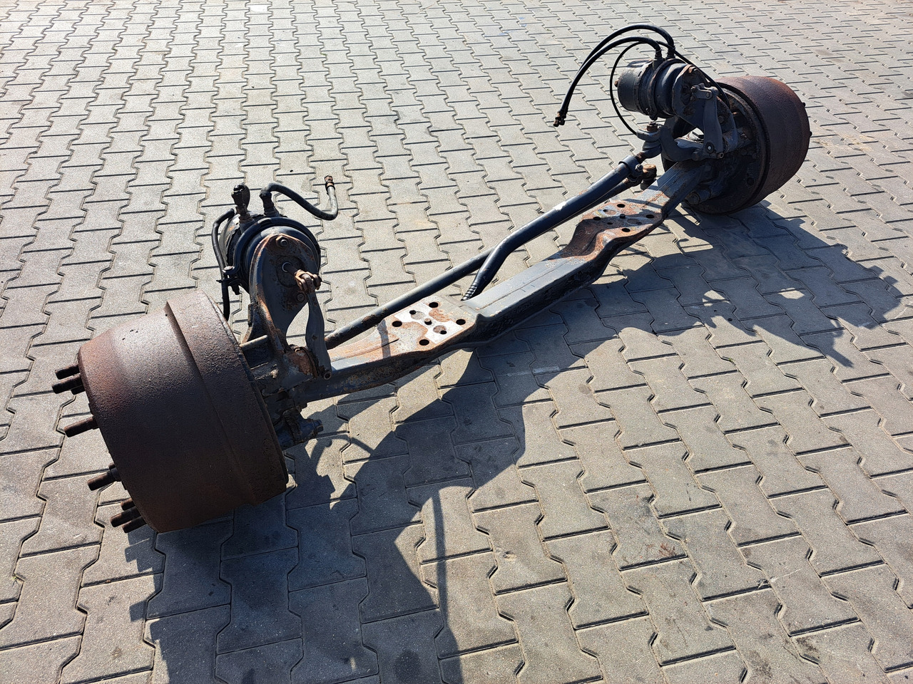 VOLVO BELKA OŚ PRZEDNIA ZWROTNICE BĘBNY PIASTY VOLVO FH FM 9 12 13 16 - Aksi i përparmë për Kamioni: foto 2 VOLVO BELKA OŚ PRZEDNIA ZWROTNICE BĘBNY PIASTY VOLVO FH FM 9 12 13 16 - Aksi i përparmë për Kamioni: foto 2