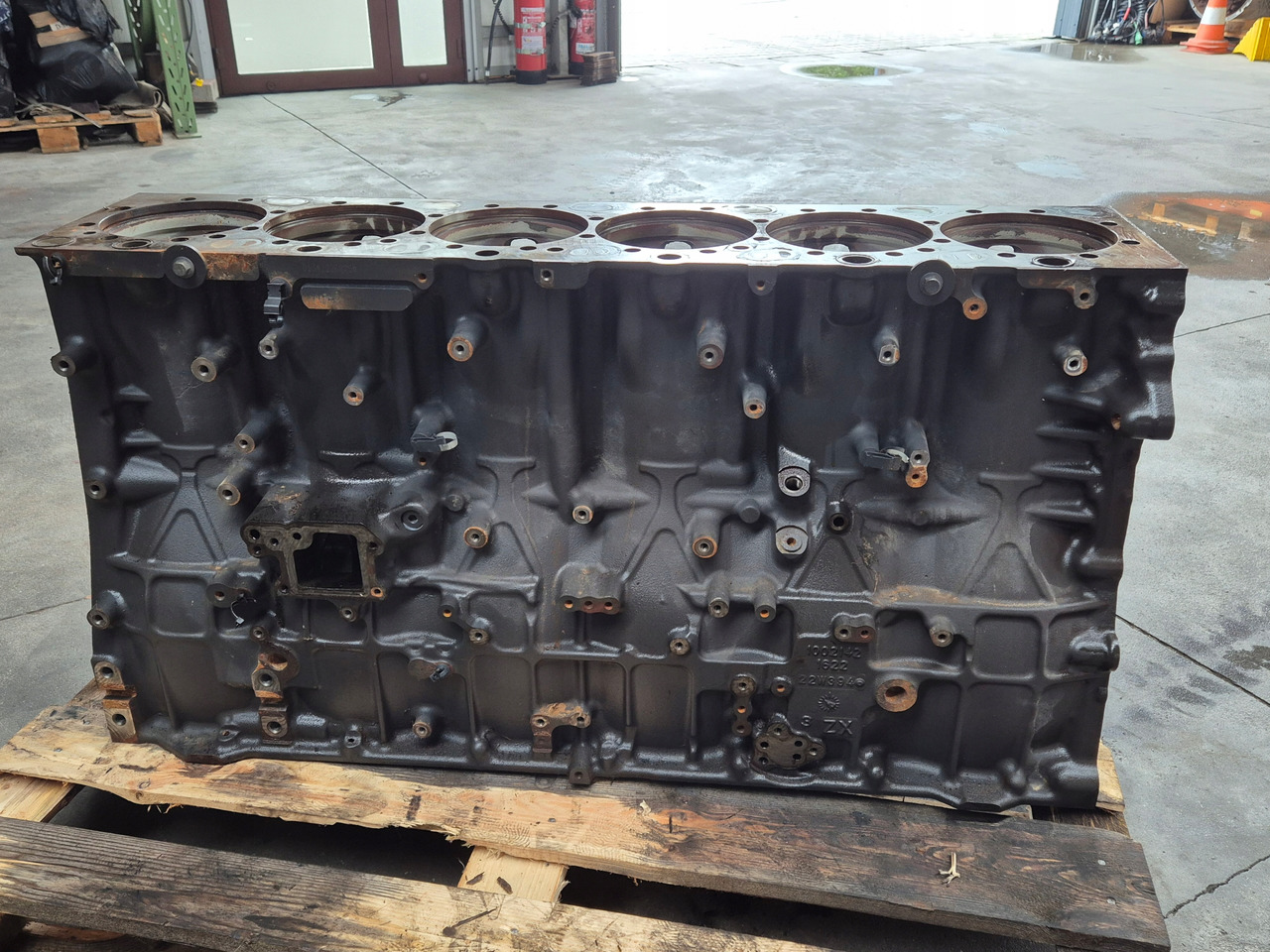 VOLVO BLOK SILNIKA RENAULT GAMA RANGE T EVO TURBOCOMPOUND VOLVO FH 5 D13K 2226825 K8 - Blloku i cilindrit për Kamioni: foto 2 VOLVO BLOK SILNIKA RENAULT GAMA RANGE T EVO TURBOCOMPOUND VOLVO FH 5 D13K 2226825 K8 - Blloku i cilindrit për Kamioni: foto 2