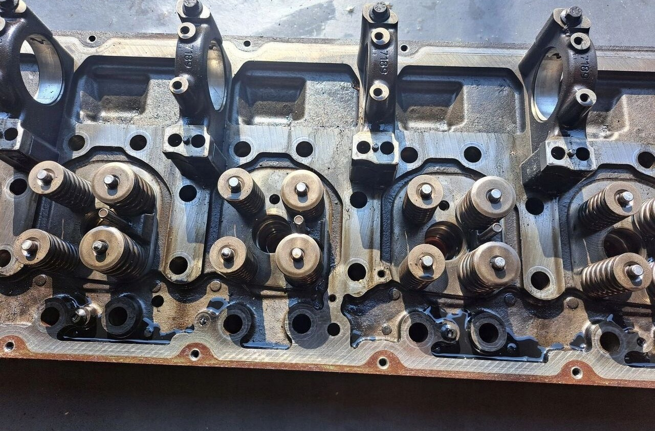 VOLVO GŁOWICA SILNIKA FH 16 D16E - Koka e cilindrit për Kamioni: foto 3 VOLVO GŁOWICA SILNIKA FH 16 D16E - Koka e cilindrit për Kamioni: foto 3