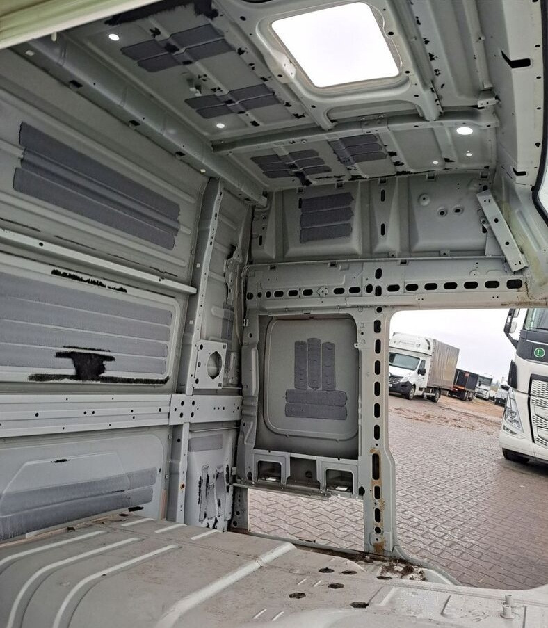 Kabinë për Kamioni VOLVO KABINA GOŁA SZKIELET VOLVO FM 4 FMX EURO 6: foto 7 Kabinë për Kamioni VOLVO KABINA GOŁA SZKIELET VOLVO FM 4 FMX EURO 6: foto 7