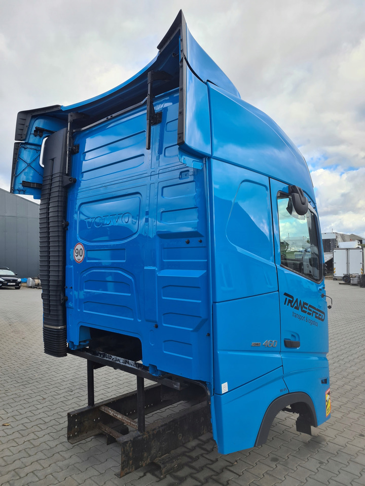 VOLVO KABINA KOMPLETNA VOLVO FH 5 EURO 6 I-SAVE GLOBETROTTER - Kabinë për Kamion me tendë: foto 3 VOLVO KABINA KOMPLETNA VOLVO FH 5 EURO 6 I-SAVE GLOBETROTTER - Kabinë për Kamion me tendë: foto 3