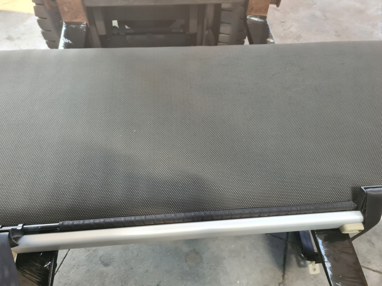 VOLVO ŁÓŻKO KOMPLETNE GÓRNE LEŻANKA MOCOWANIA - Ndenjësja për Kamioni: foto 4 VOLVO ŁÓŻKO KOMPLETNE GÓRNE LEŻANKA MOCOWANIA - Ndenjësja për Kamioni: foto 4