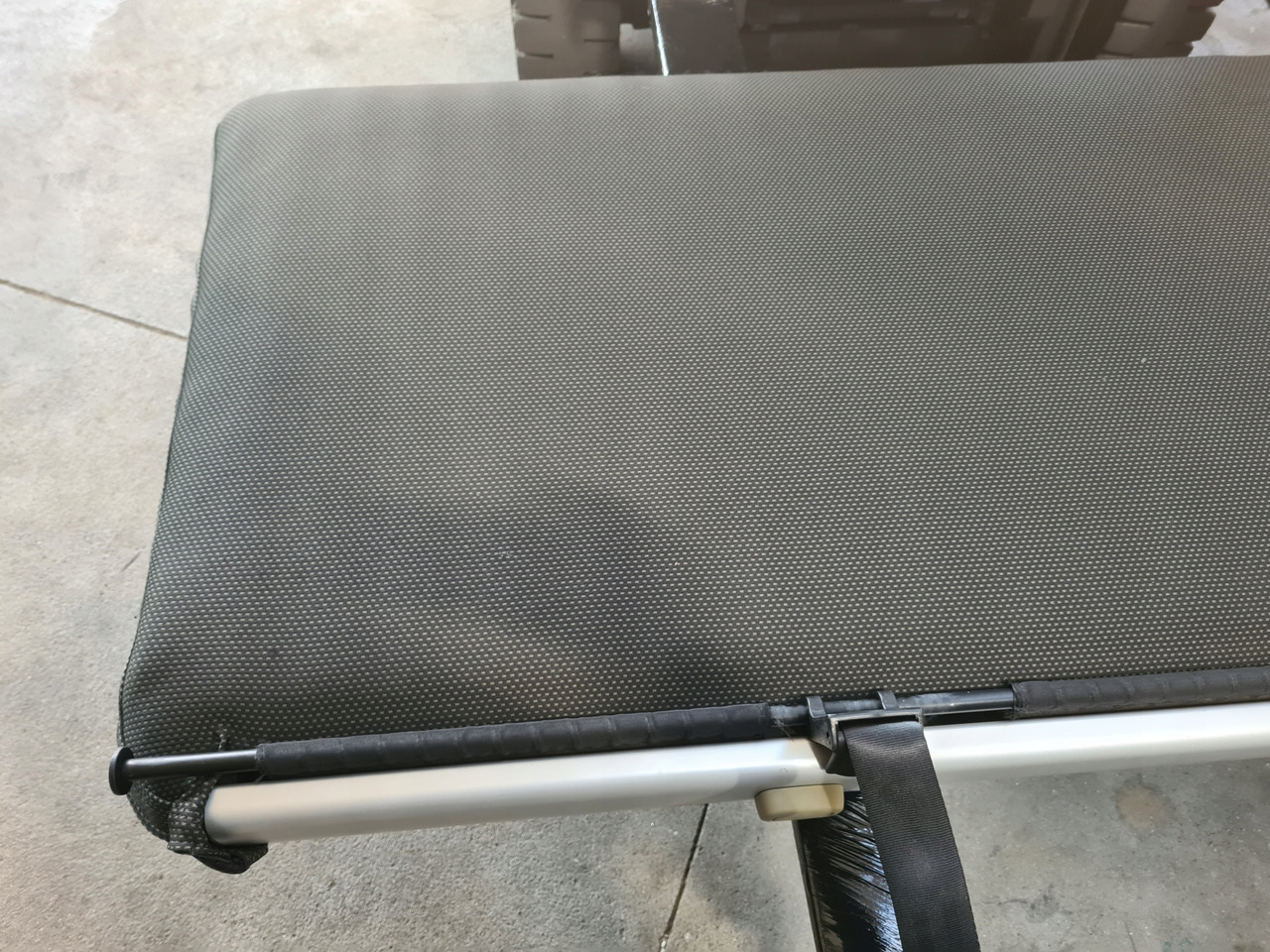 VOLVO ŁÓŻKO KOMPLETNE GÓRNE LEŻANKA MOCOWANIA - Ndenjësja për Kamioni: foto 3 VOLVO ŁÓŻKO KOMPLETNE GÓRNE LEŻANKA MOCOWANIA - Ndenjësja për Kamioni: foto 3