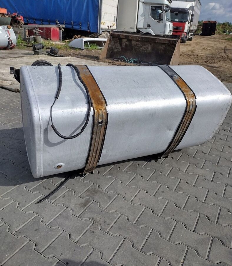 Volvo ZBIORNIK PALIWA RENAULT DXI VOLVO FH FM LOW DECK 1 - Serbatori i karburantit për Kamioni: foto 1 Volvo ZBIORNIK PALIWA RENAULT DXI VOLVO FH FM LOW DECK 1 - Serbatori i karburantit për Kamioni: foto 1